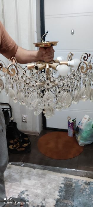 Продам люстру отличного качества