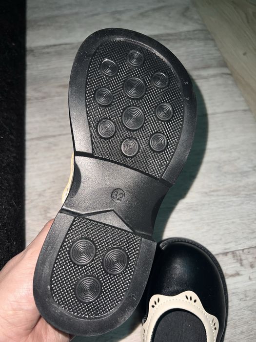 Туфли на липучке для девочки