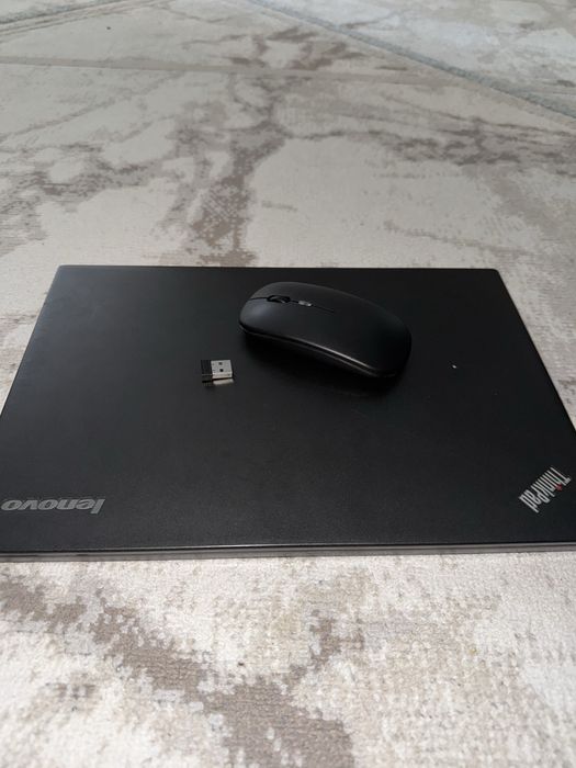 Ноутбук леново.