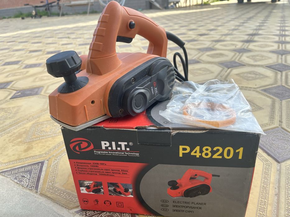 Продается электрорубанок новый