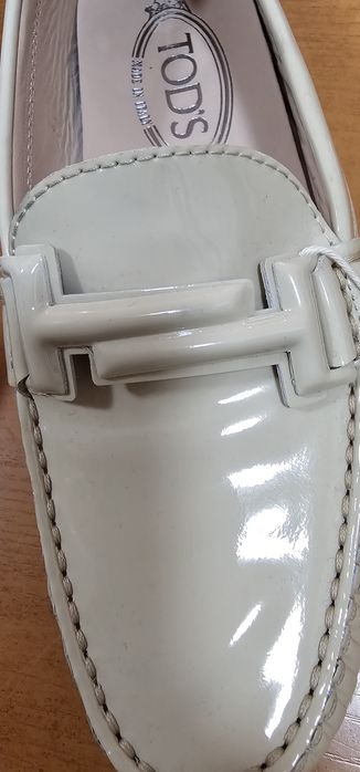 Tods мокасини естествен лак