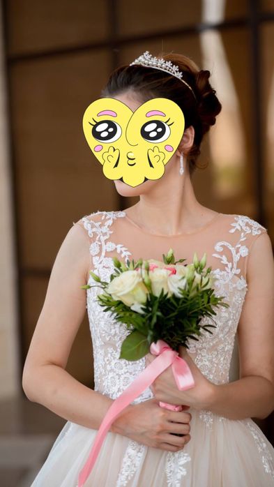 Той көйлегі сатылады!