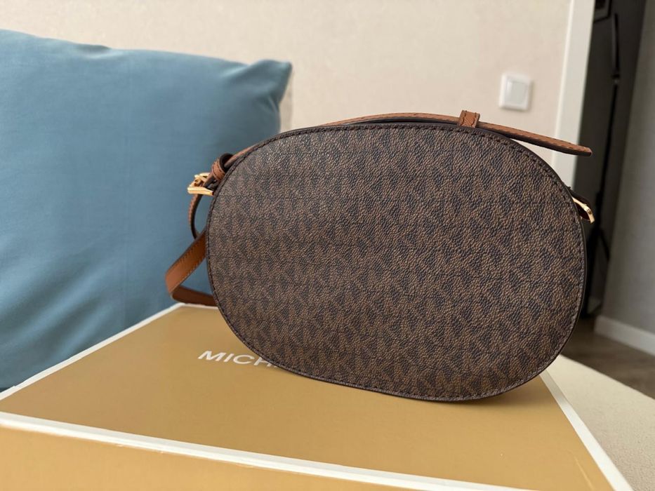 Продам сумку Michael Kors