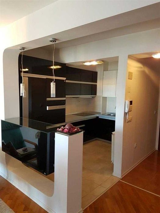 Дава се под наем Двустаен апартамент в Бургас, Център - 65 кв.м за 204 € - Снимка #1