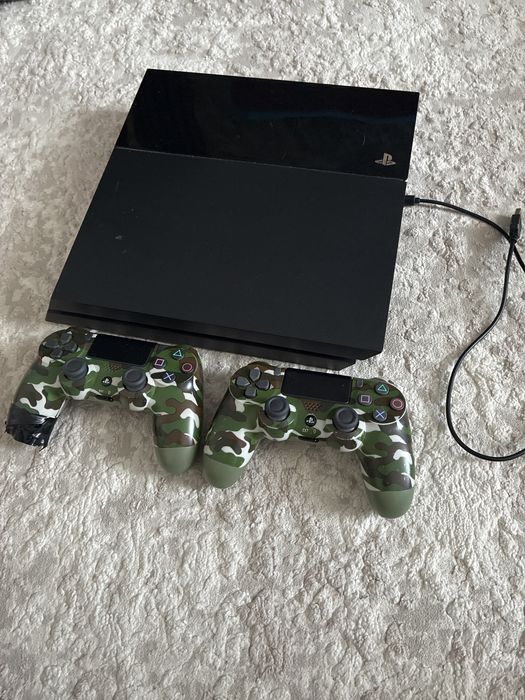 Продаю PlayStation четыре