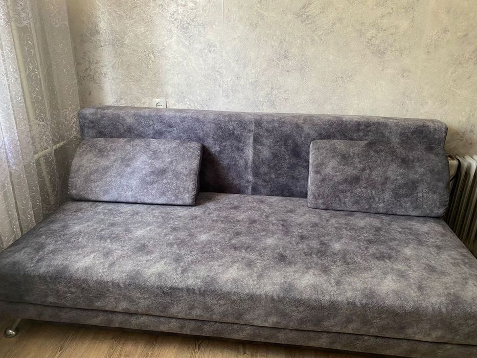 Продаю диван срочно б/у