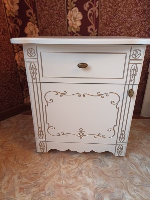 Продаю спальный гарнитур