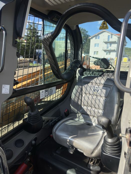 Bobcat  CASE  2021. TAKEUCHI TB230 2019