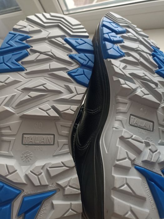 Продам спец обувь