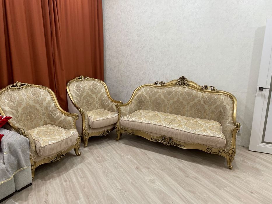 Продам диван с креслами комплект