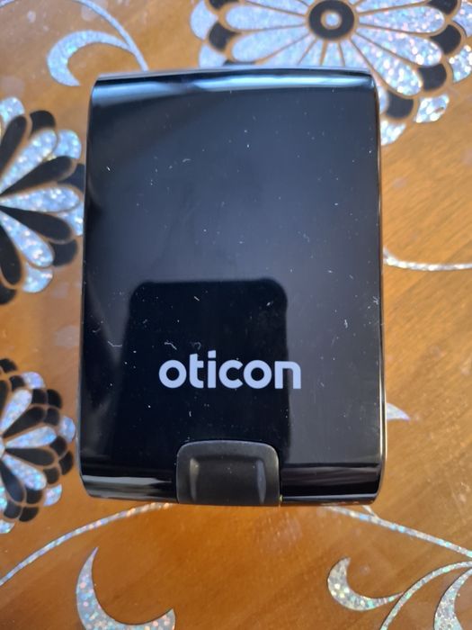 Слухов апарат нов