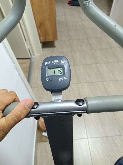 Vând bicicleta fitness