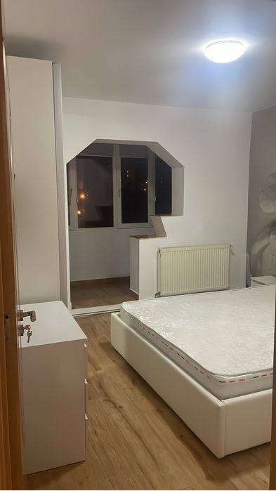 Inchiriez apartament  3 camere