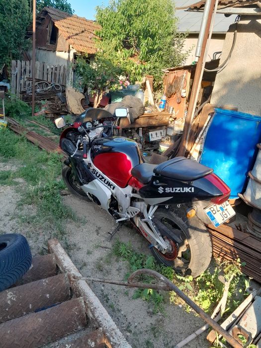 Vând  Suzuki gsxr 750