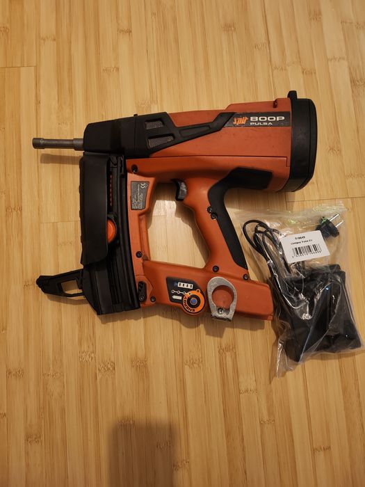 Pulsa P 800 pistol de cuie pentru beton/ fier