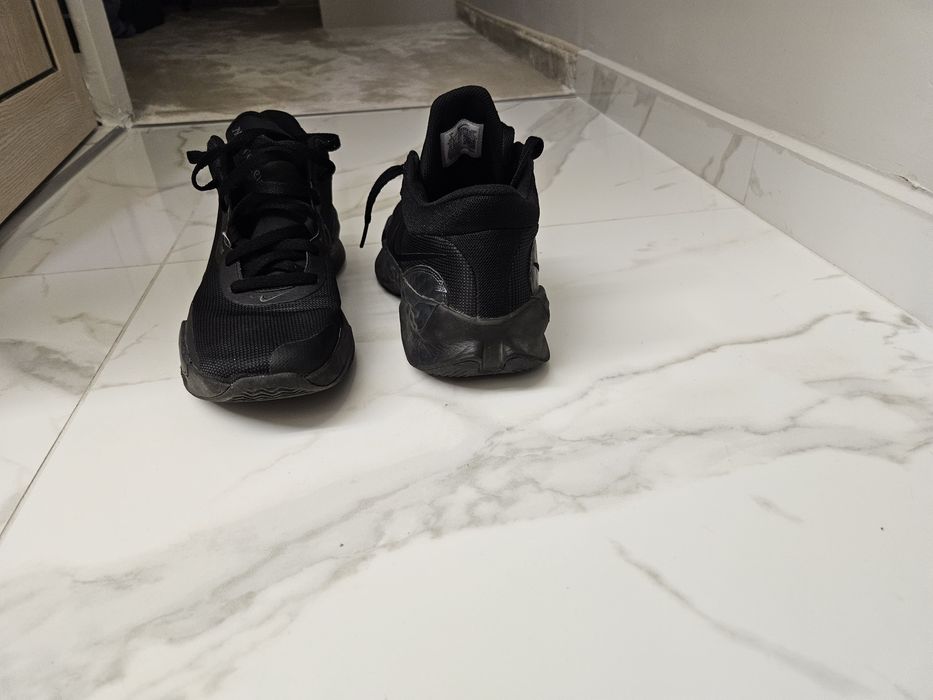 Обувки Nike. За баскетбол.