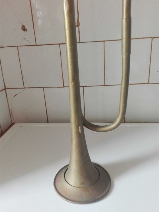 Медна сигнална тръба  и месингов мангал .