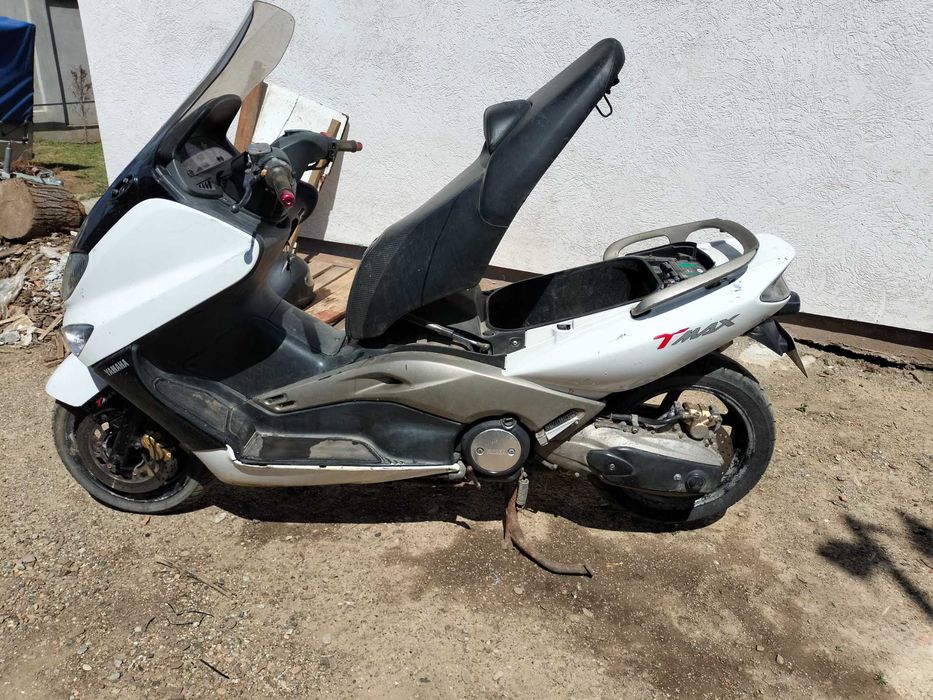 Vând scuter t max 500