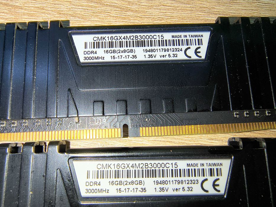 Rami Corsair Vengeance LPX 2x8GB DDR4, 3000MHz, CL15