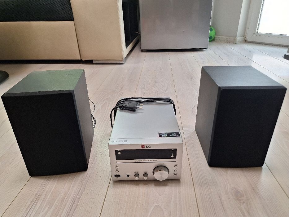 LG Micro Hi-Fi System CM2030
