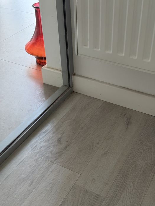 Aproximativ 35mp parchet laminat