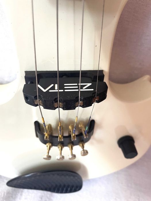Vioara Zeta  pe 4 corzi/chei originala