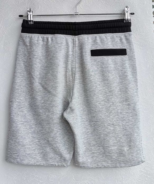 Bermude pantaloni scurti H&M Sweatshorts băieți măr 152 11–12 ani