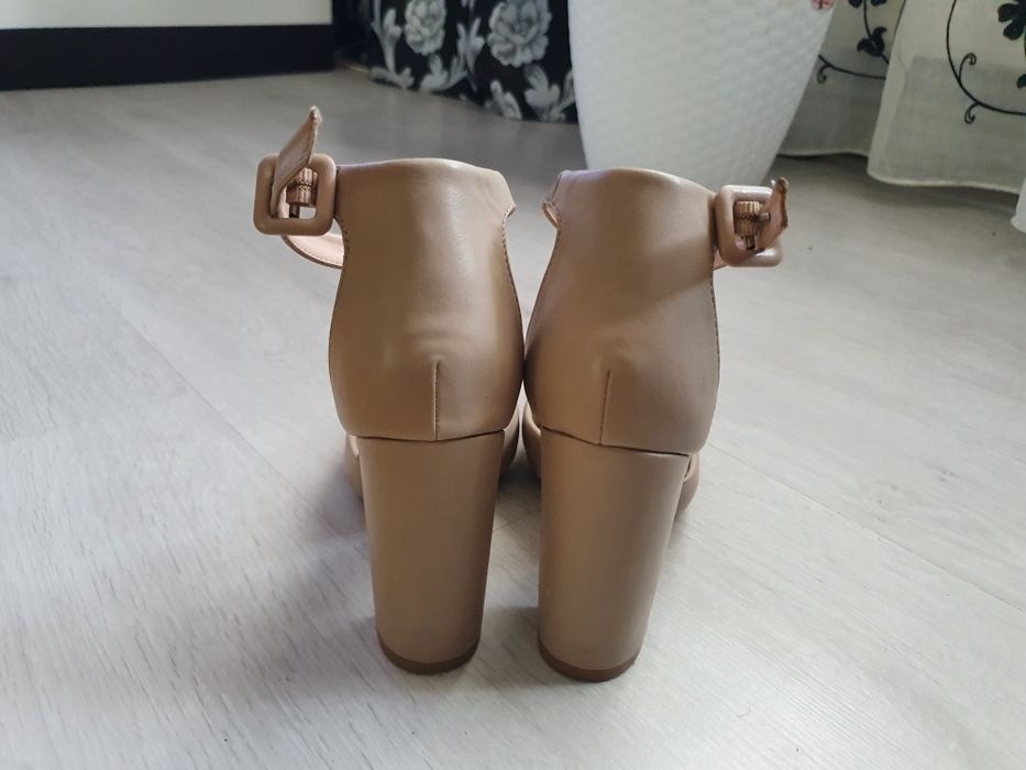 Pantofi Poema mărimea 36