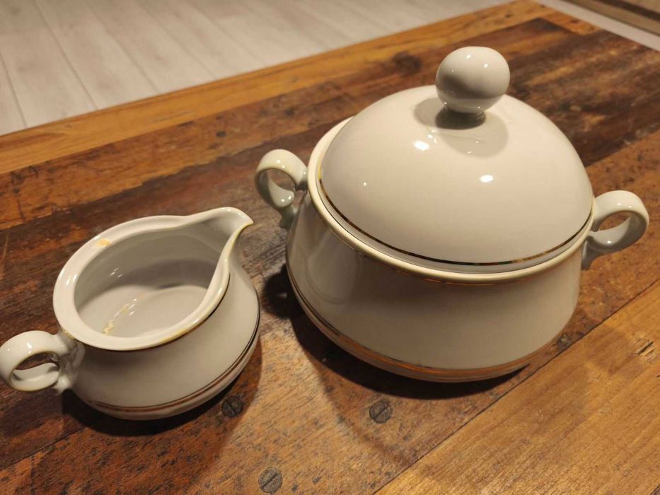 Продавам оригинални порцеланови супници.