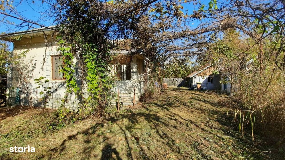 Vând proprietate în sat Brătești, com. Șirna, jud. Prahova