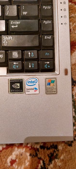 Noutbuk sotiladi ishlashi yahshi