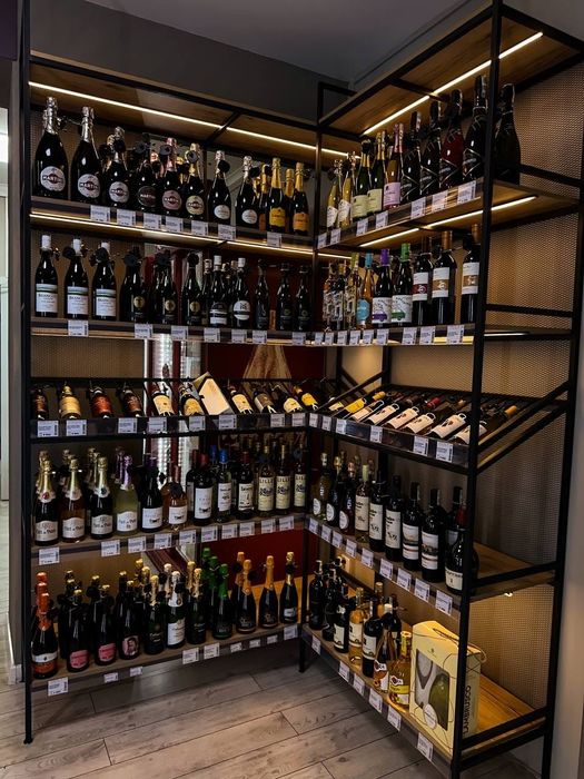 Продам стелажи для магазина