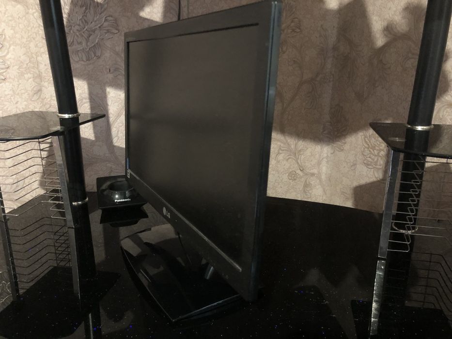 Монитор LG Flatron E1951