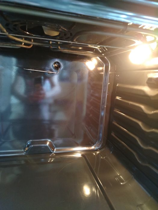 Продам Электрическую духовку