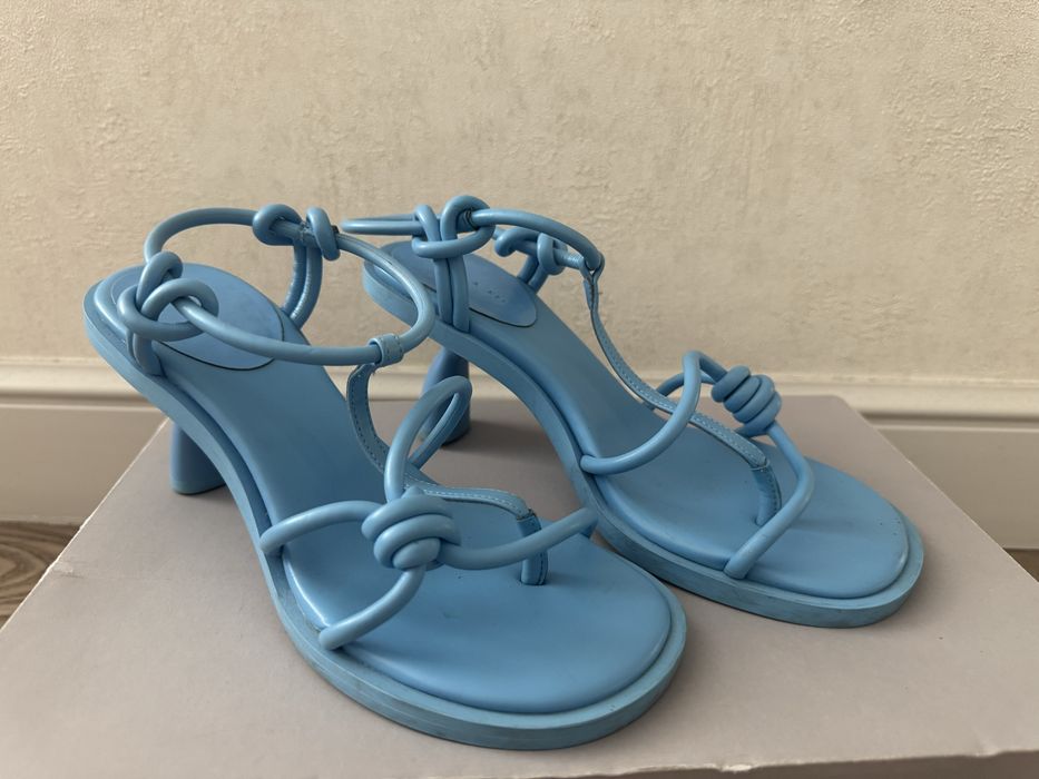 Туфли Charles & Keith