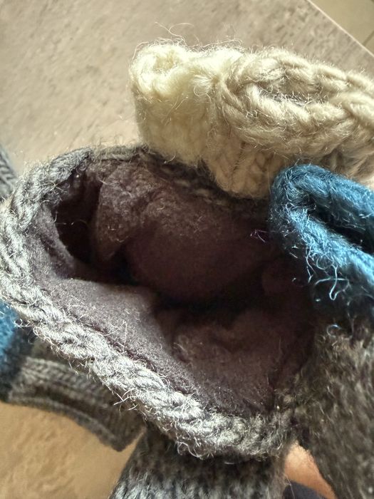 Manusi de lana , impecabile