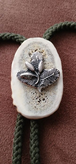 Cravata vanatoreasca din corn si bronz