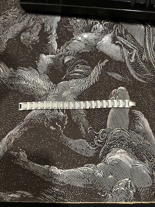 Гривна lacoste.