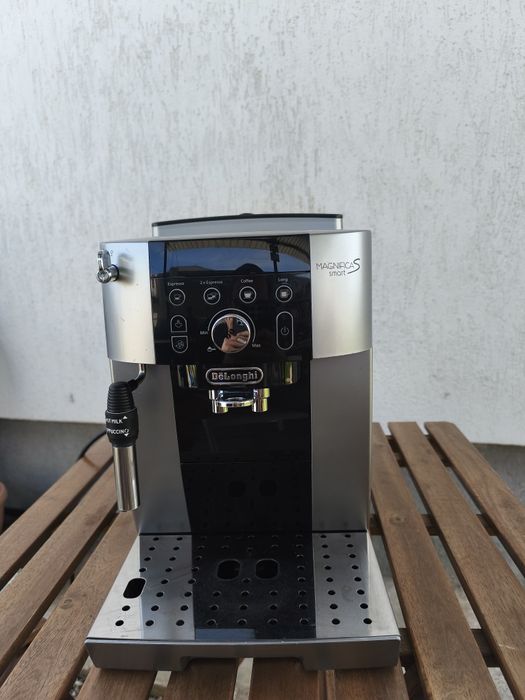 Aparat Cafea Delonghi Magnifica Smart S