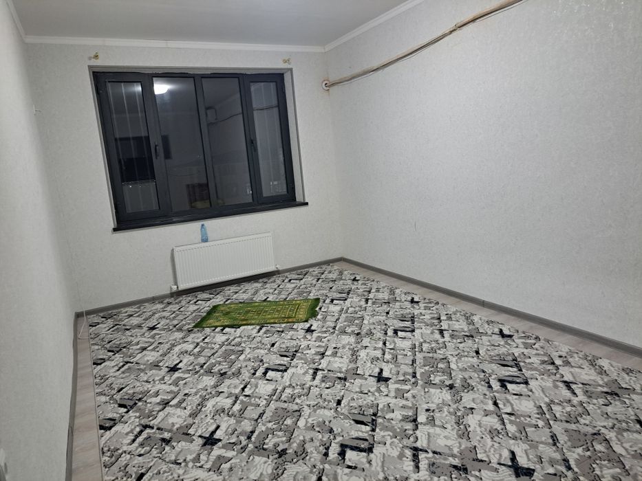 Kvartira sotiladi. Jizzax Vokzalda joylashgan. 8 qavat