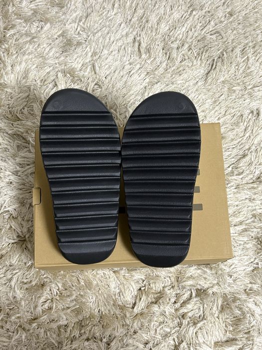 Yeezy Slides ‘Onyx’