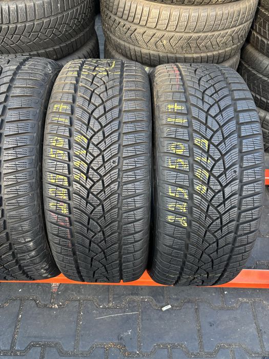 Anvelope Iarna 225/50/17 GoodYear UltraGrip Performance 225 50 17 R17