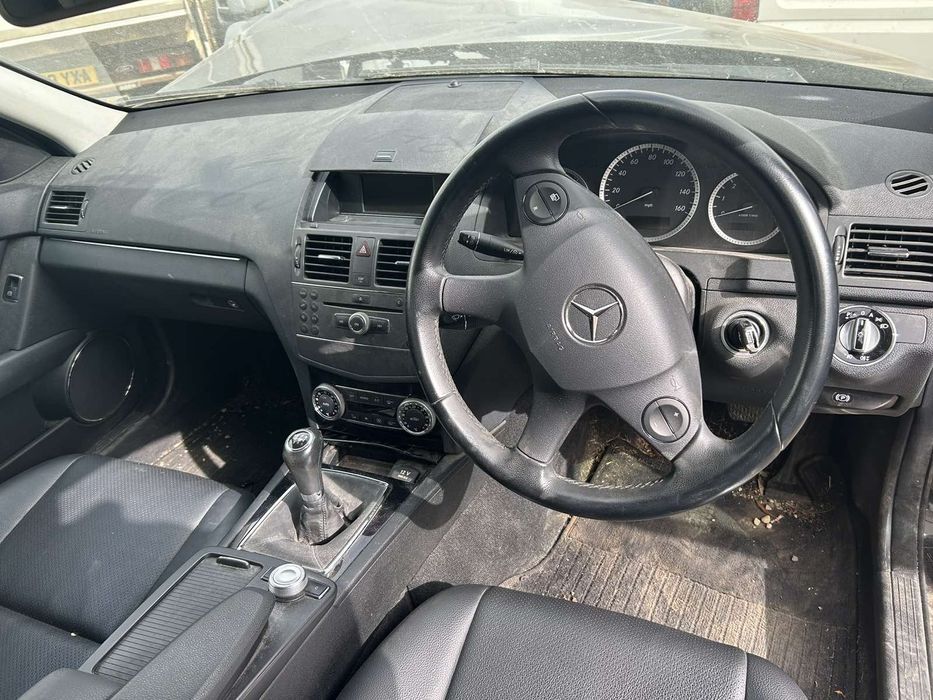 На Части W204 Мерцедес Ц класа комби