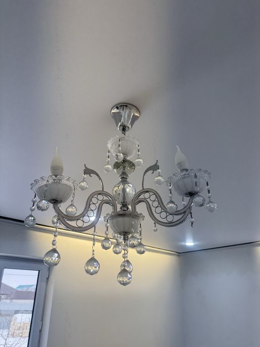 Продам люстры на выбор