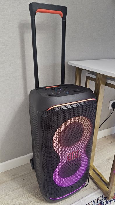 JBL PartyBox Stage 320 — мощный звук JBL