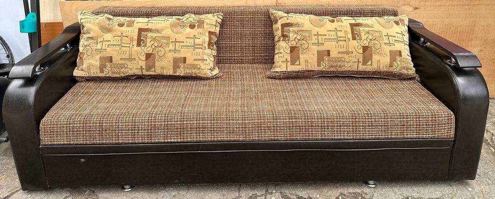 Canapea cu perne Extensibila; Pat cu Lada si Saltea 190x140 cm