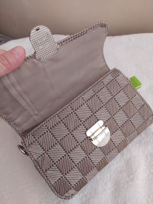 Продам женскую  сумочку