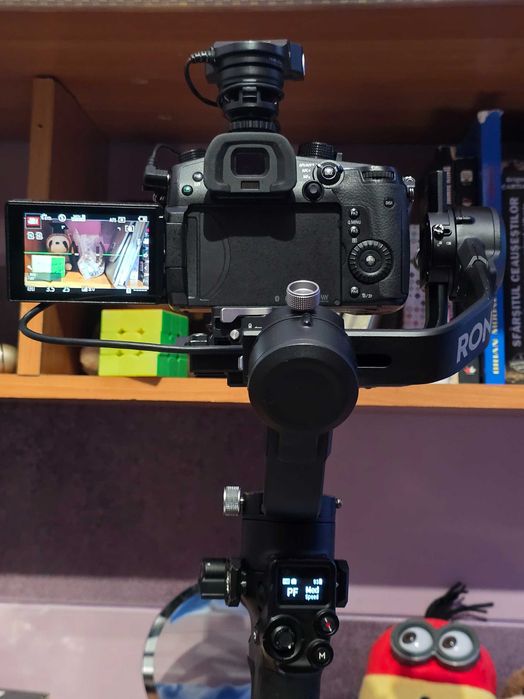Kit filmare Panasonic GH5 + Panasonic 12-60mm + stabilizator DJI SC2 + microfon Tascam 2m-tx + card 128gb.