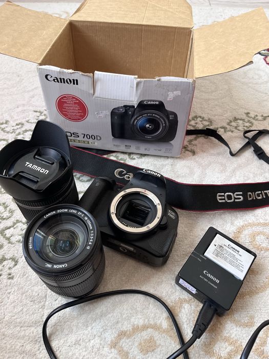 Фотоапарат Canon EOS 700D