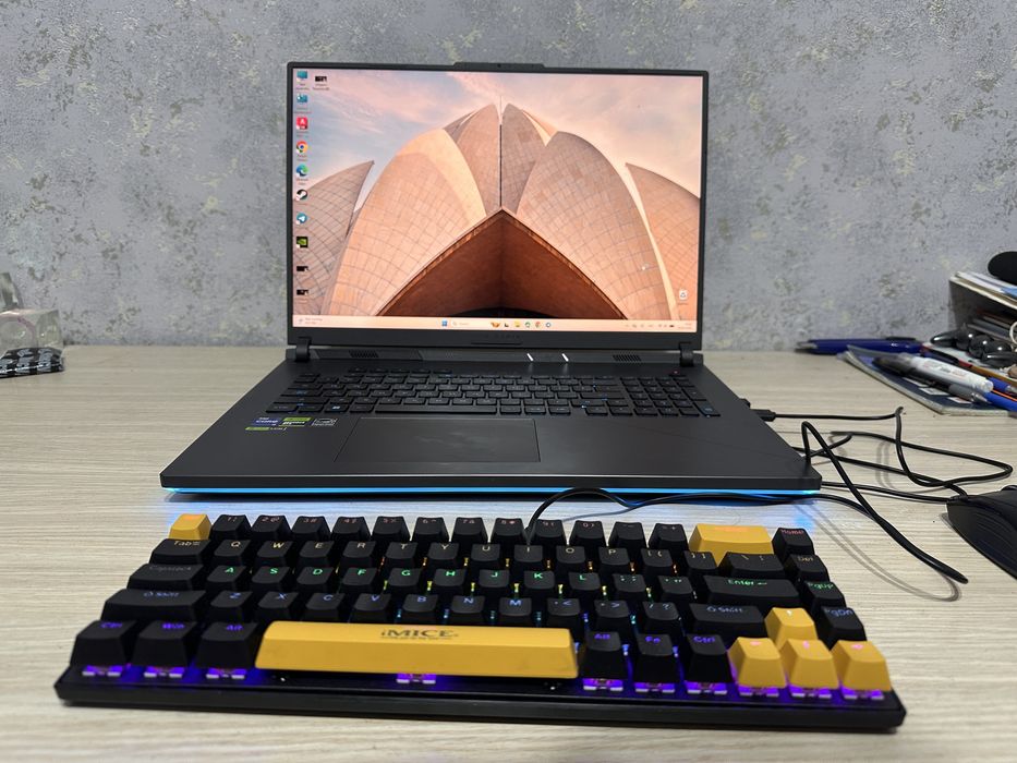 ASUS ROG Strix G18
